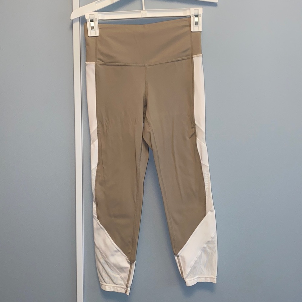Women’s athleta leggings cropped with mesh (white and tan)